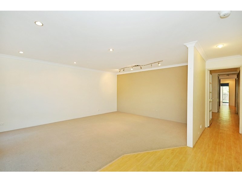 90 Pinegrove Drive, Ellenbrook WA 6069