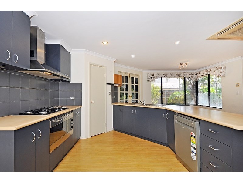 90 Pinegrove Drive, Ellenbrook WA 6069