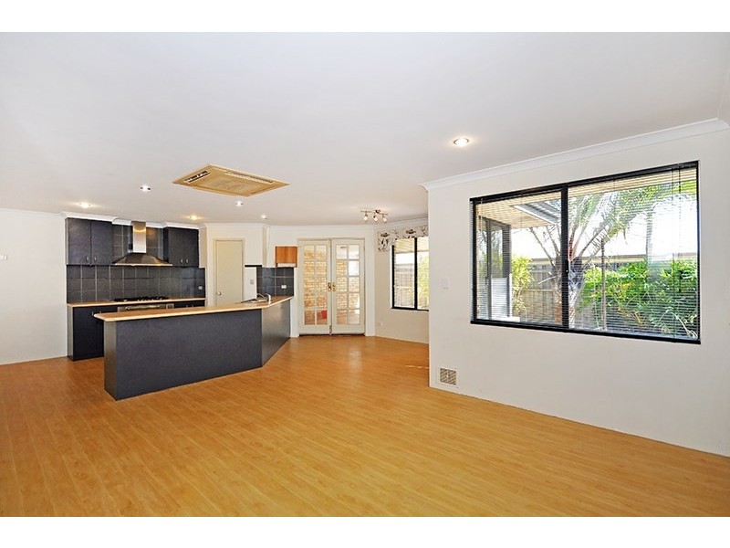 90 Pinegrove Drive, Ellenbrook WA 6069