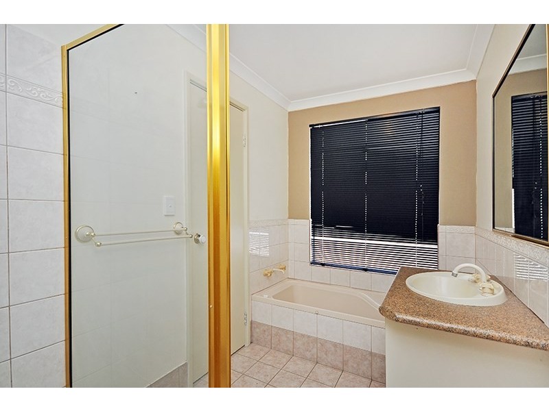 90 Pinegrove Drive, Ellenbrook WA 6069