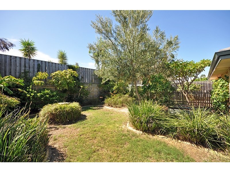 90 Pinegrove Drive, Ellenbrook WA 6069