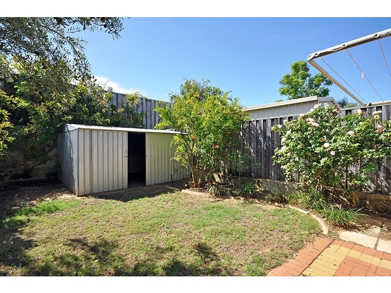 90 Pinegrove Drive, Ellenbrook WA 6069