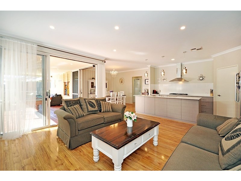 12 Limone Street, Aveley WA 6069