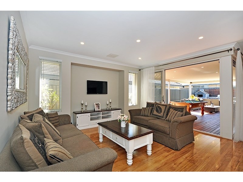 12 Limone Street, Aveley WA 6069