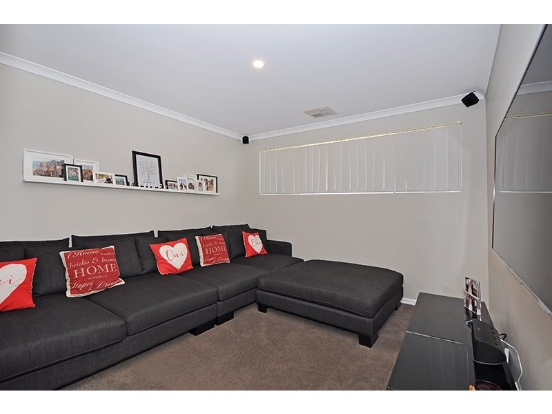 12 Limone Street, Aveley WA 6069