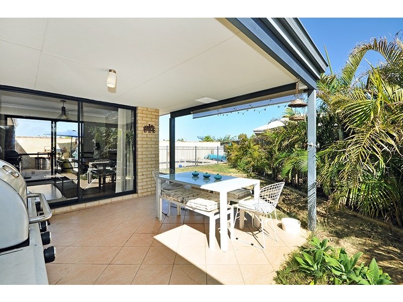 2 Caldervale Avenue, Ellenbrook WA 6069