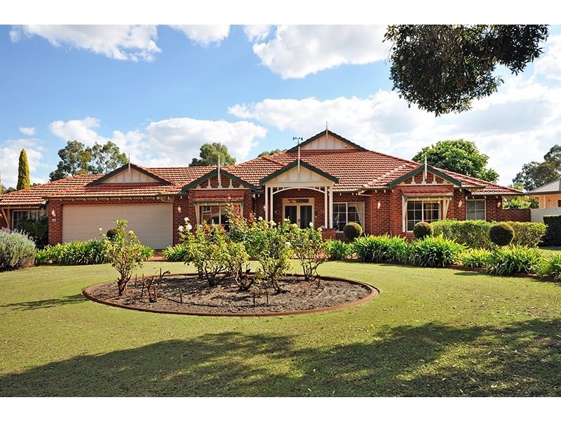 34 Taittinger Grove, The Vines WA 6069