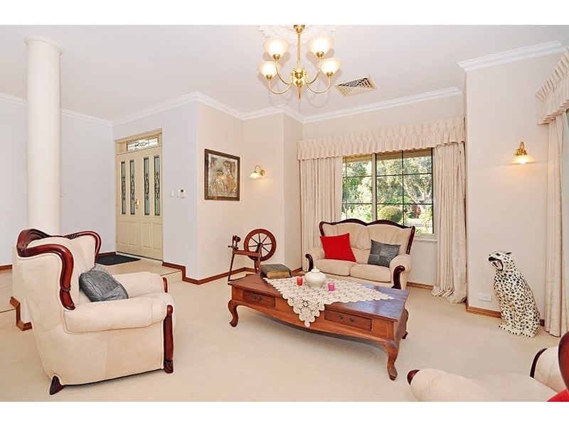 34 Taittinger Grove, The Vines WA 6069