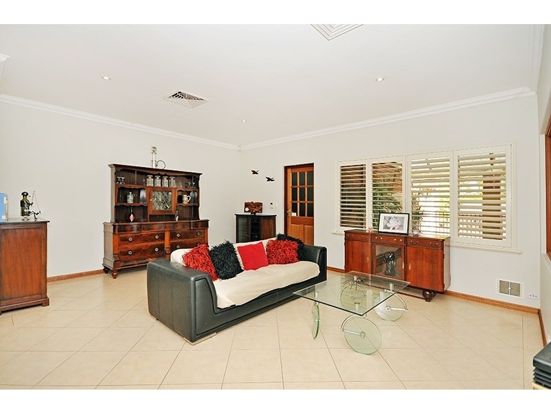 34 Taittinger Grove, The Vines WA 6069