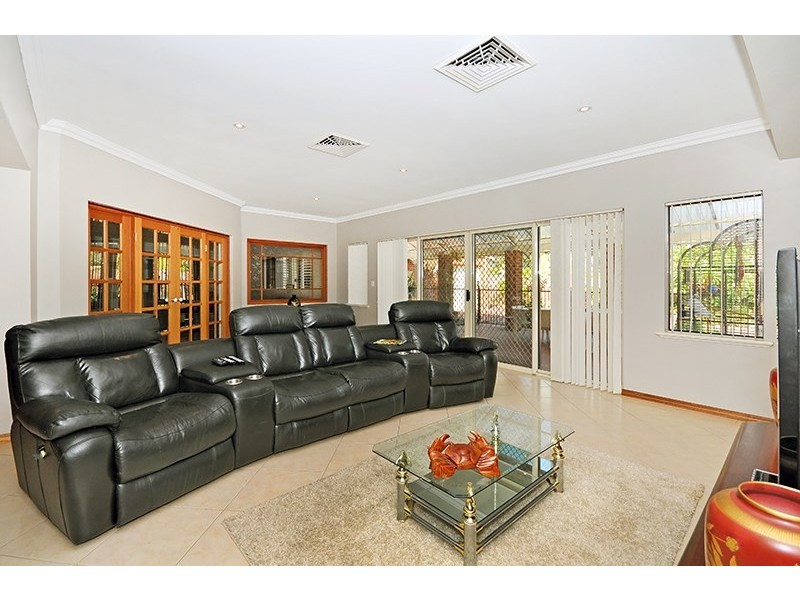34 Taittinger Grove, The Vines WA 6069