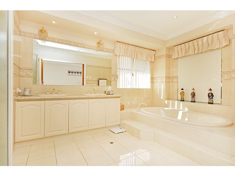 34 Taittinger Grove, The Vines WA 6069