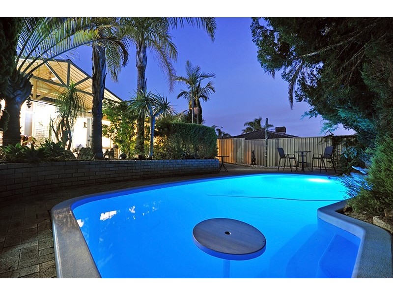 19 Feathertop Rise, Alexander Heights WA 6064
