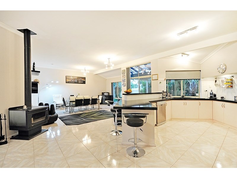 19 Feathertop Rise, Alexander Heights WA 6064