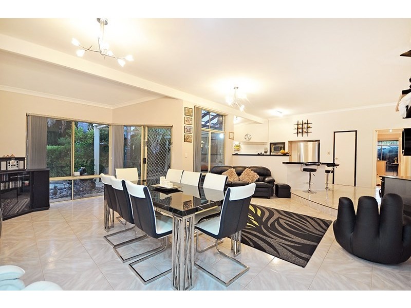 19 Feathertop Rise, Alexander Heights WA 6064
