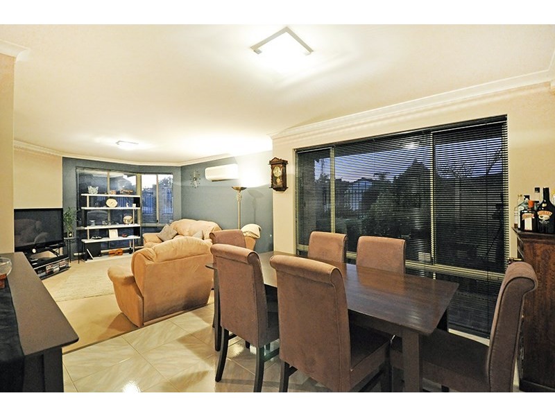 19 Feathertop Rise, Alexander Heights WA 6064