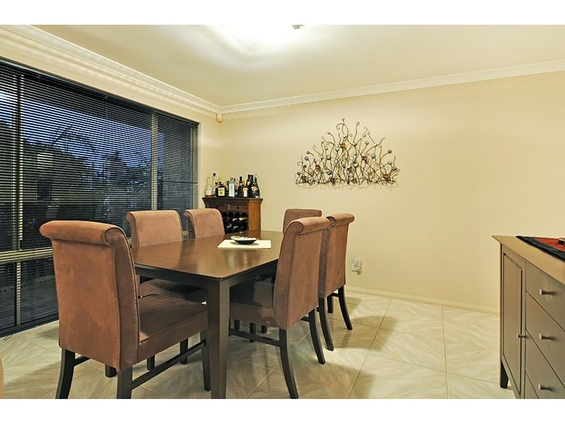 19 Feathertop Rise, Alexander Heights WA 6064