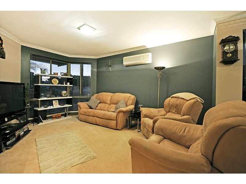 19 Feathertop Rise, Alexander Heights WA 6064