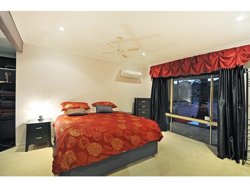 19 Feathertop Rise, Alexander Heights WA 6064