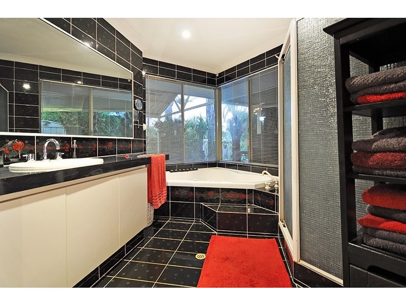 19 Feathertop Rise, Alexander Heights WA 6064
