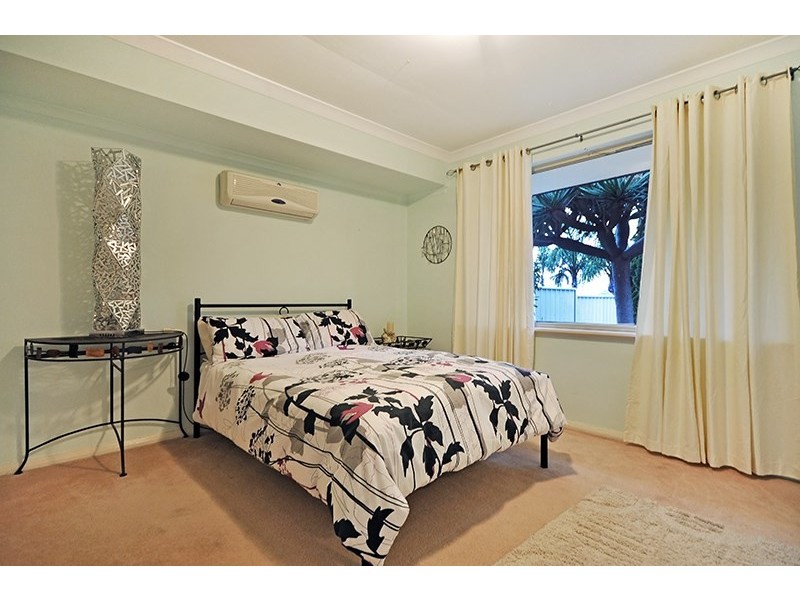 19 Feathertop Rise, Alexander Heights WA 6064
