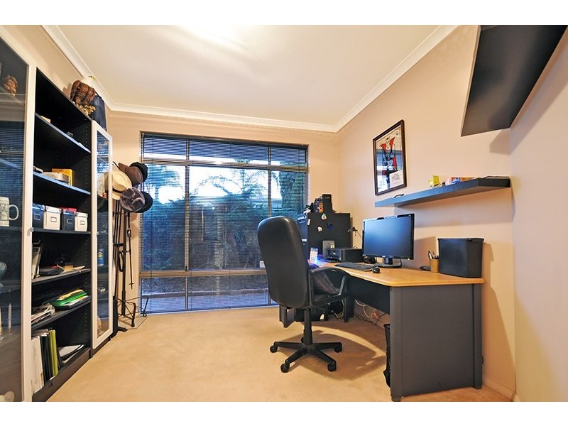 19 Feathertop Rise, Alexander Heights WA 6064