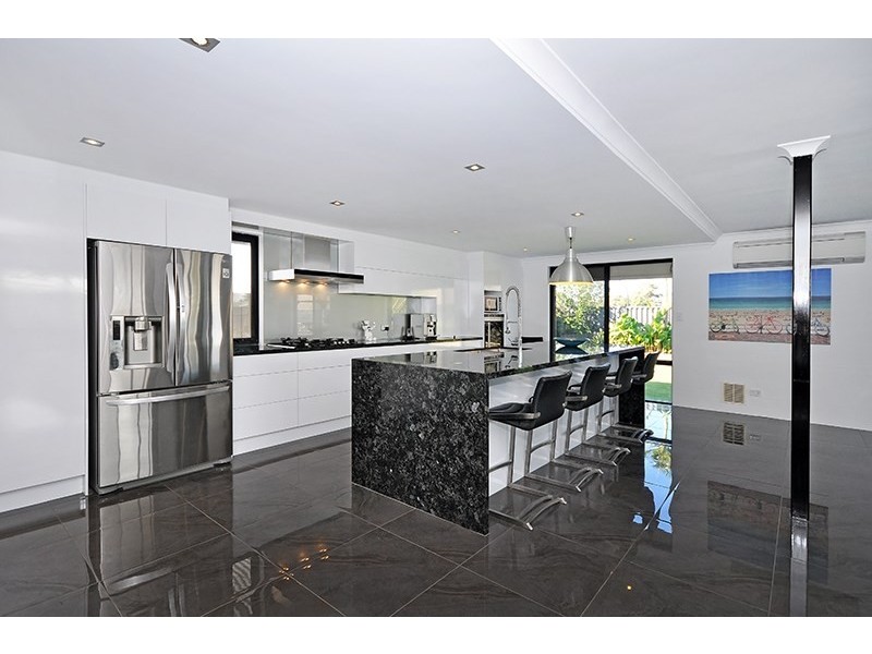 28 Kyneton Parkway, Aveley WA 6069