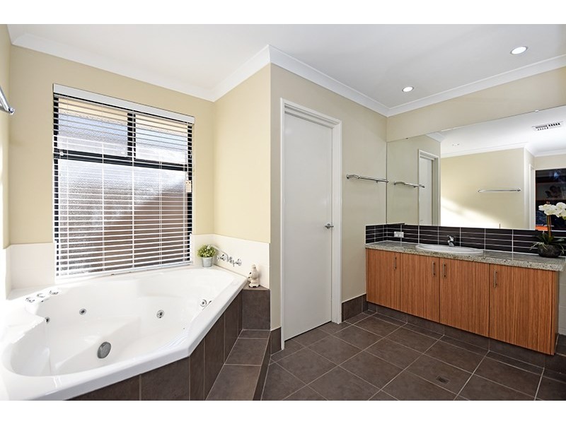 66 Westgrove Drive, Ellenbrook WA 6069