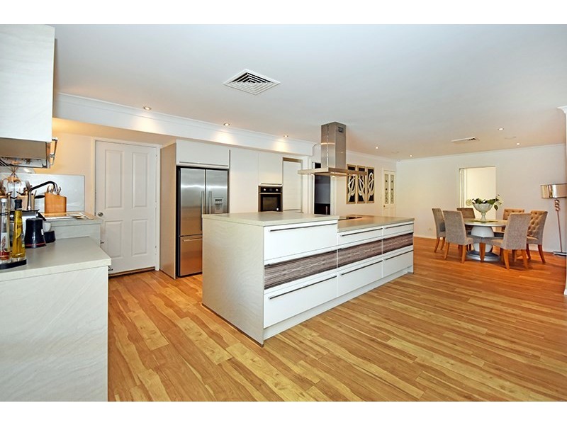 2 Brentwood Way, The Vines WA 6069