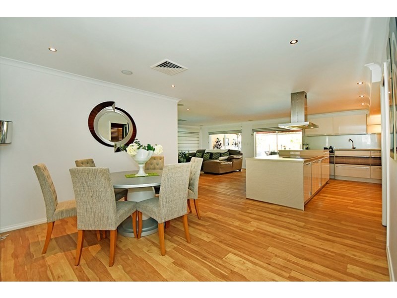 2 Brentwood Way, The Vines WA 6069