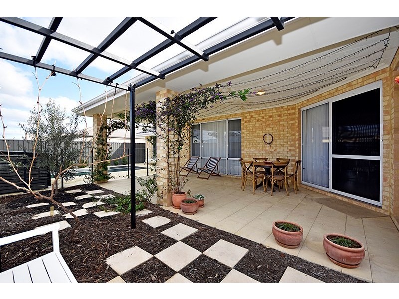 29 Monroe Cross, Aveley WA 6069