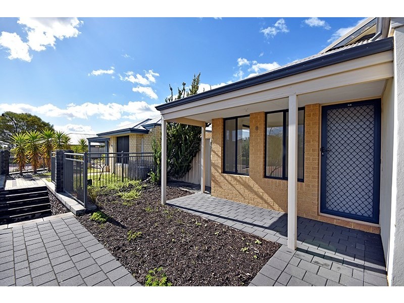 8 Birchmore Gardens, Ellenbrook WA 6069