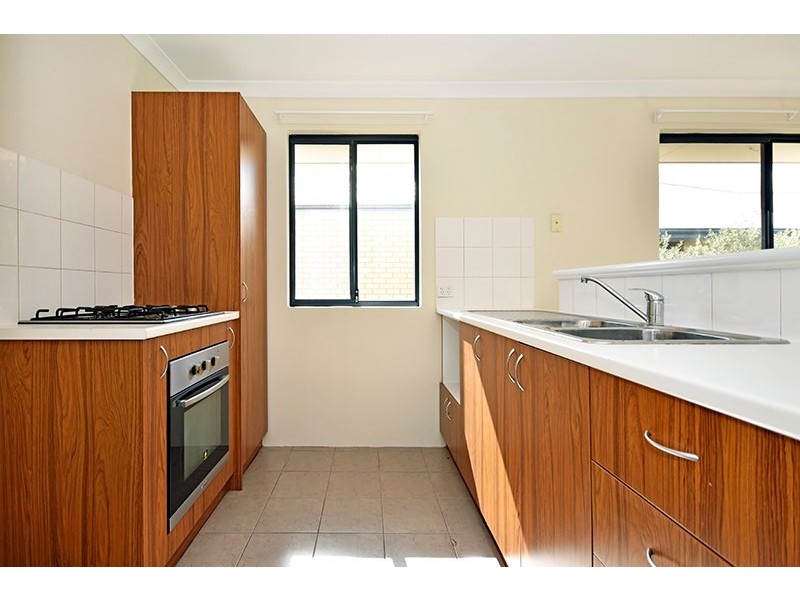 8 Birchmore Gardens, Ellenbrook WA 6069