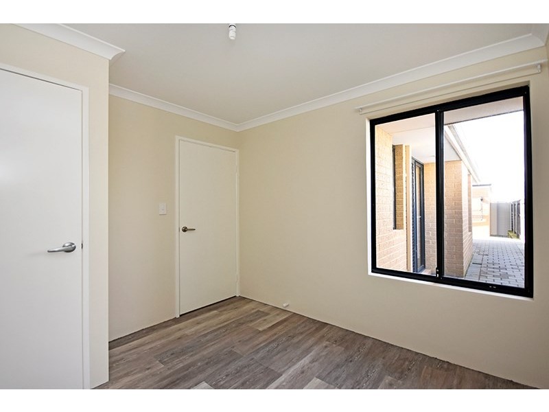 8 Birchmore Gardens, Ellenbrook WA 6069