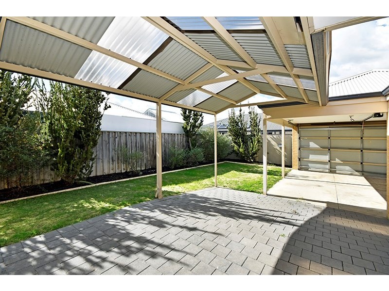 8 Birchmore Gardens, Ellenbrook WA 6069