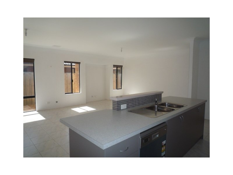 12 Harberton Parkway, Ellenbrook WA 6069