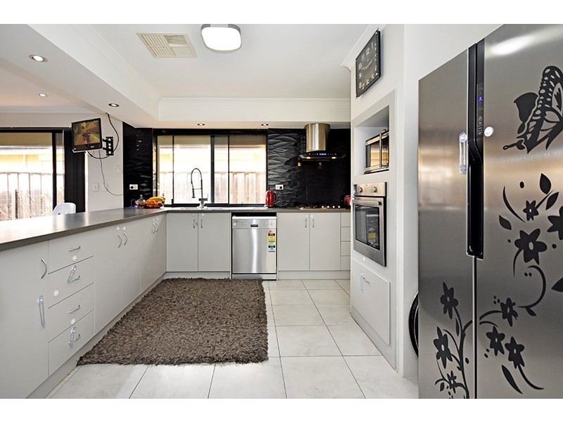 83 Fantail Crescent, Ellenbrook WA 6069