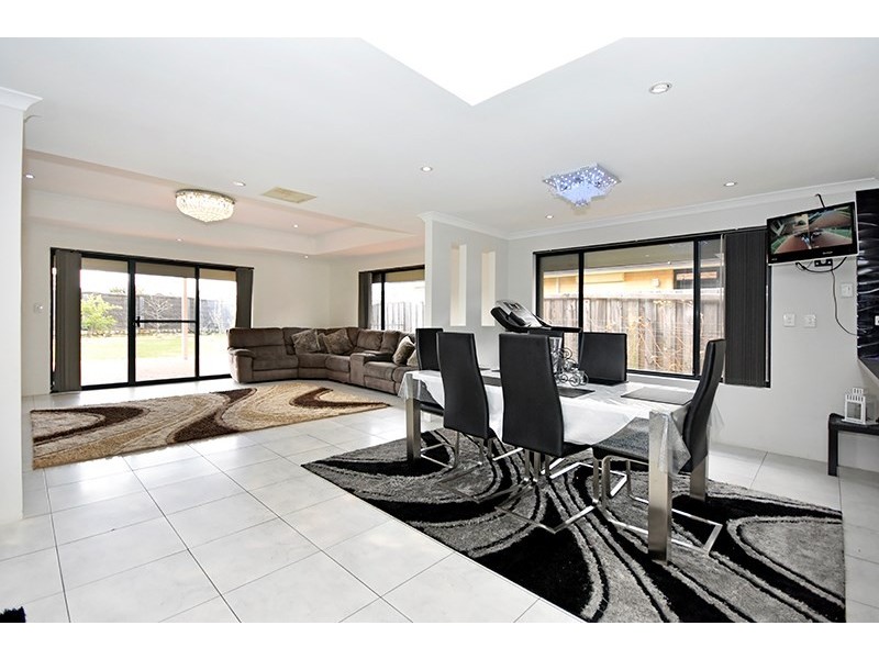 83 Fantail Crescent, Ellenbrook WA 6069