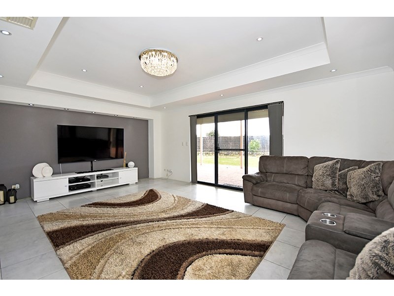83 Fantail Crescent, Ellenbrook WA 6069