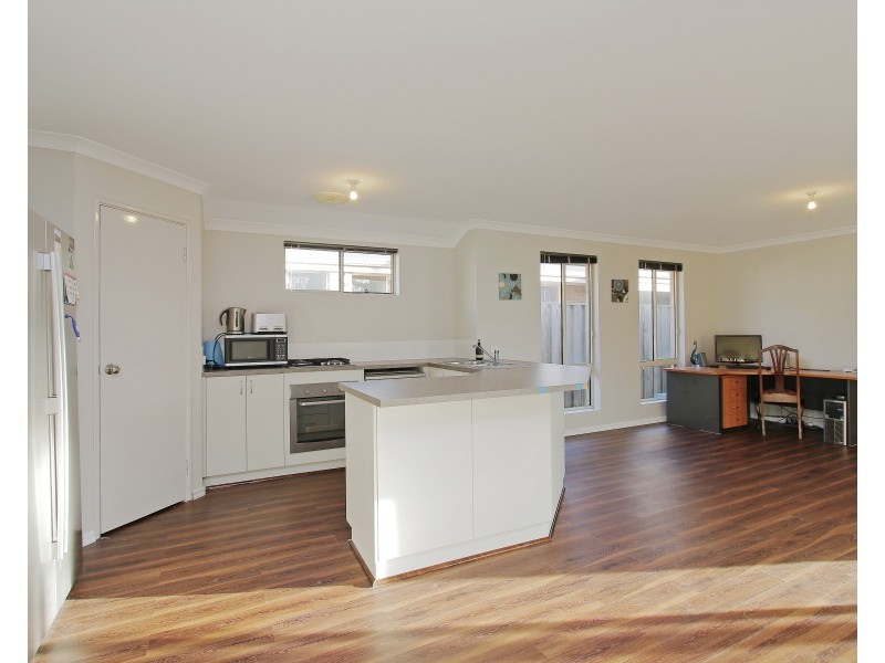 42 Brixton Crescent, Ellenbrook WA 6069