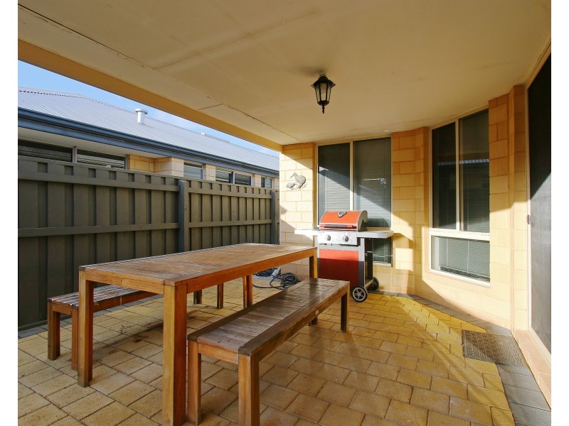 42 Brixton Crescent, Ellenbrook WA 6069