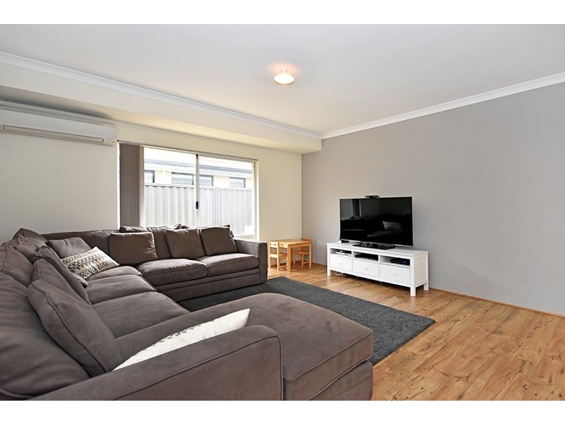 16 Farina Street, Aveley WA 6069