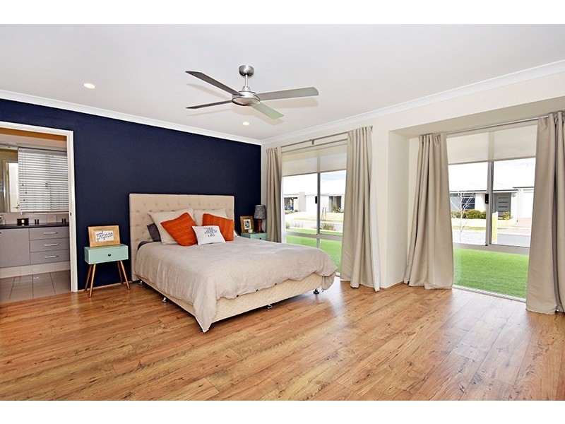 16 Farina Street, Aveley WA 6069