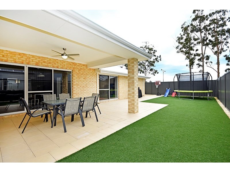 16 Farina Street, Aveley WA 6069