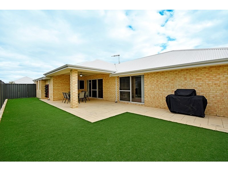 16 Farina Street, Aveley WA 6069