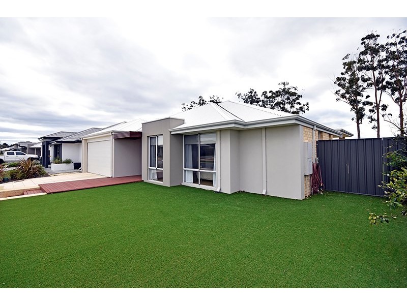 16 Farina Street, Aveley WA 6069