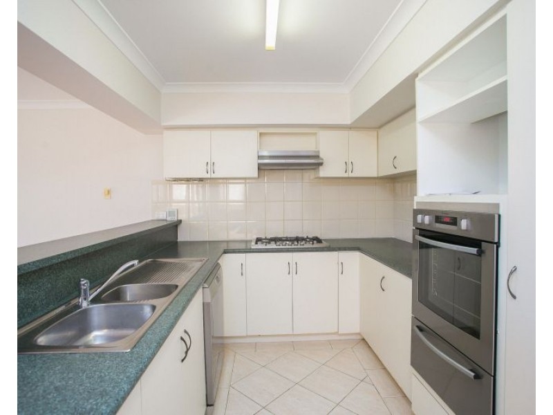 27 Lakefront Circle, The Vines WA 6069