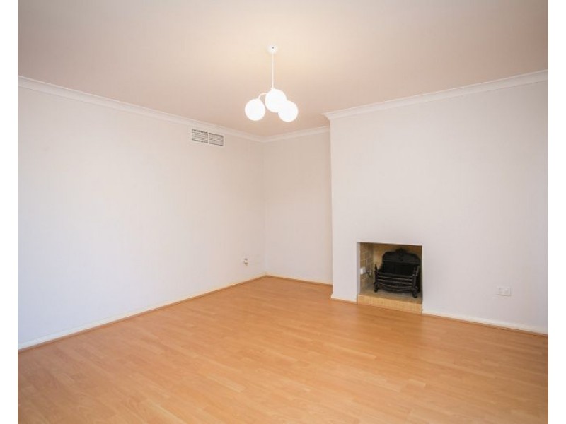 27 Lakefront Circle, The Vines WA 6069