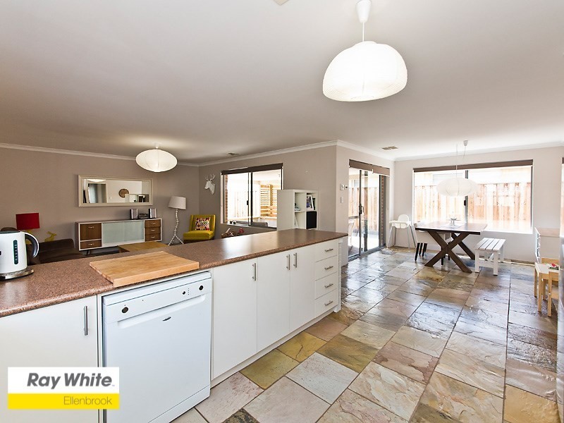 35 Pineroo Terrace, Ellenbrook WA 6069