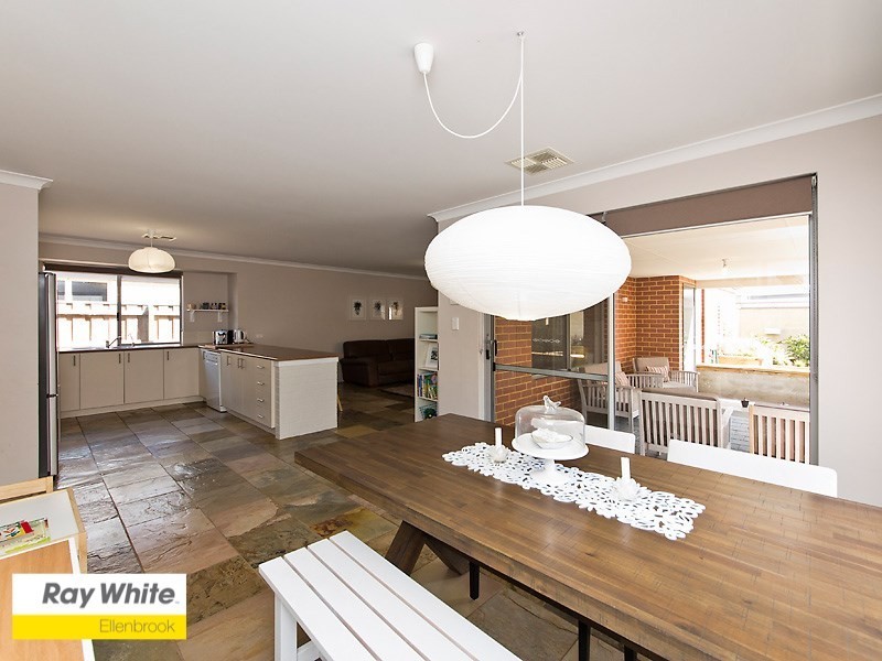 35 Pineroo Terrace, Ellenbrook WA 6069