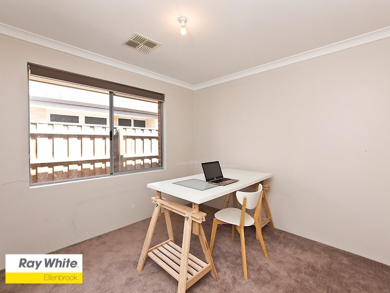 35 Pineroo Terrace, Ellenbrook WA 6069